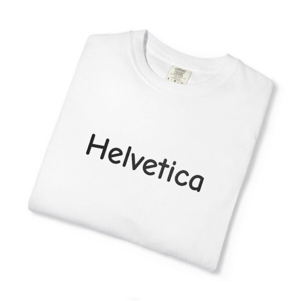 Helvetica T-särk 🧵 (tikitud)
